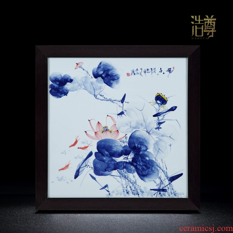 Jingdezhen ceramic plate hand blue and white porcelain painting freehand brushwork in traditional Chinese lotus archaize sitting room of Chinese style decorates porch mural that hang a picture