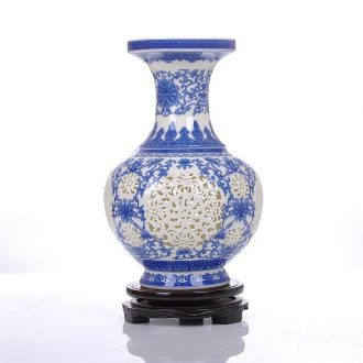 Jingdezhen ceramics ivory and exquisite hollow out of blue and white porcelain vase classical modern household act the role ofing is tasted furnishing articles in the living room