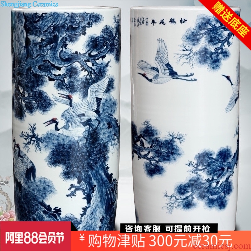 Blue and white porcelain of jingdezhen ceramic hand-painted pine crane live ground quiver sitting room of Chinese style household furnishing articles and calligraphy cylinder