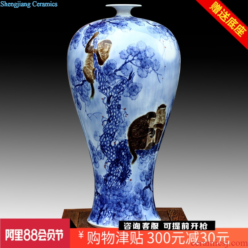 Jingdezhen ceramic hand-painted golden monkey plutus vase household hotels in plutus furnishing articles of contemporary sitting room decoration