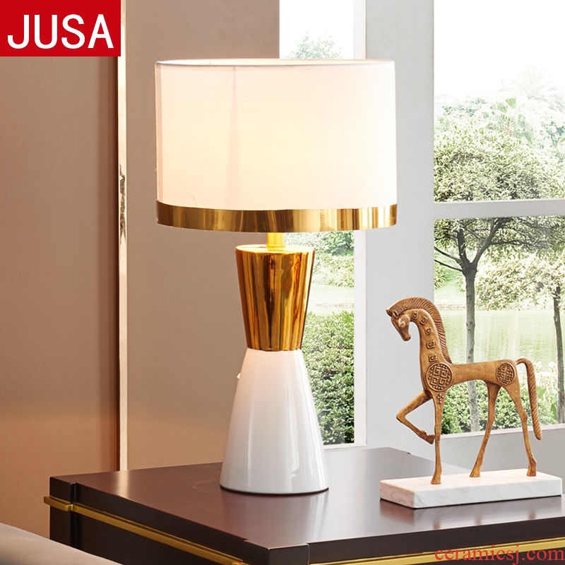 Light postmodern American luxury adornment bedroom berth lamp european-style originality contracted sweet wedding ceramic sitting room desk lamp