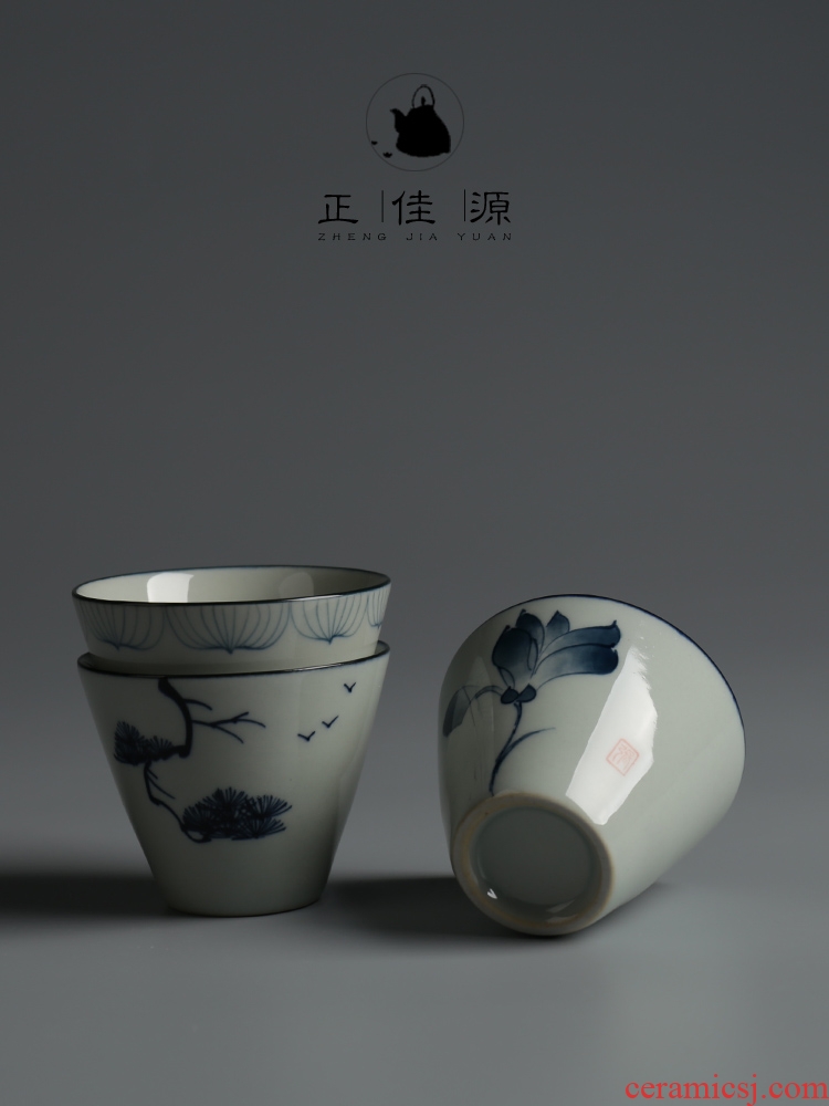 Is good source manually personal little single cup of archaize of ceramic tea set sample tea cup of blue and white porcelain bowl with Japanese tea cups