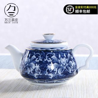 Three thousand ceramic teapot tea village household black tea pu 'er tea, large blue and white hand pot of archaize single pot