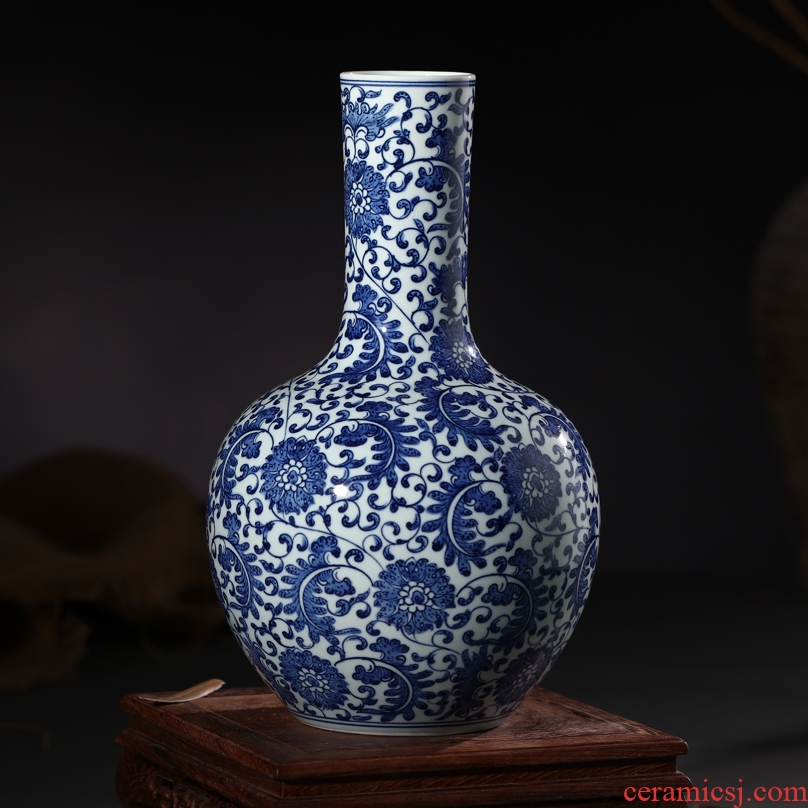 Jingdezhen ceramic vase hand-painted tree furnishing articles of Chinese style of archaize sitting room blue and white porcelain home decoration
