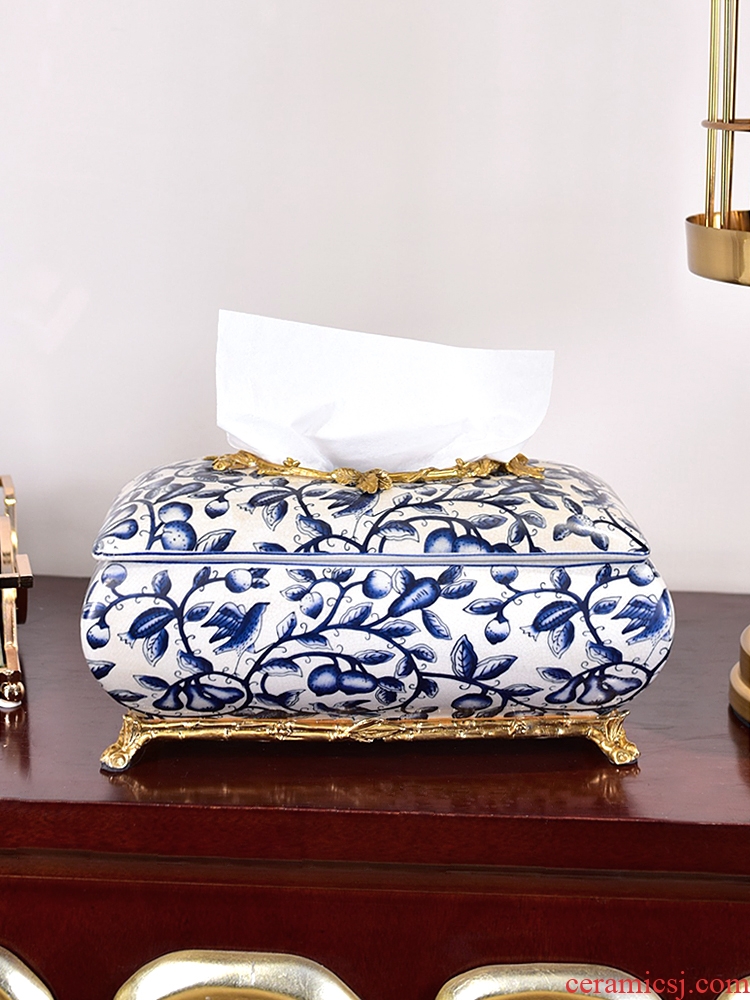 Murphy 's new Chinese style classic blue and white porcelain with copper paper towel box of I sitting room dining - room tea table place smoke box