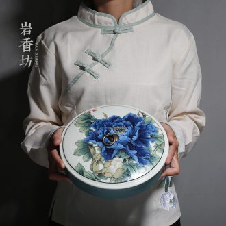 YanXiang lane can be laminated ceramic tea cake tin, retro white tea tea cake box of blue and white moistureproof