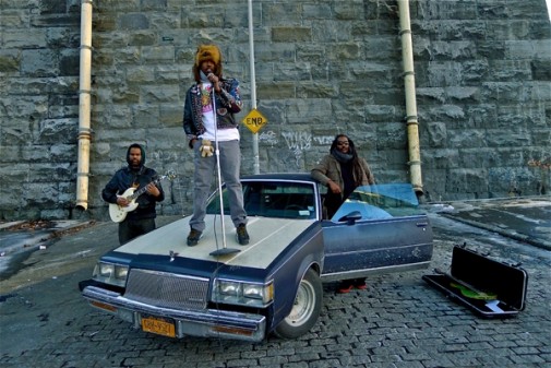 20130301-whitemandingos-x600-1362172577