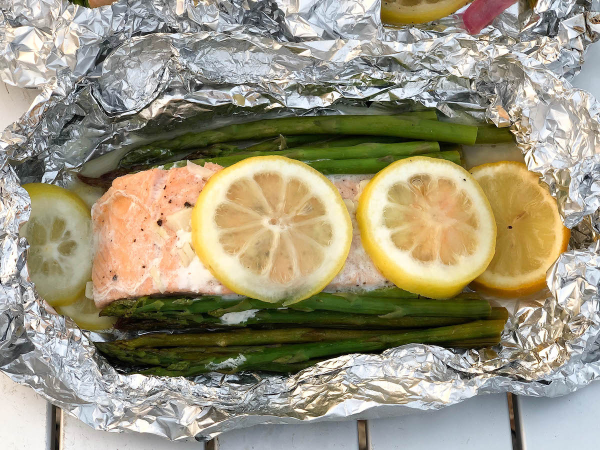 grilled salmon and asparagus packets