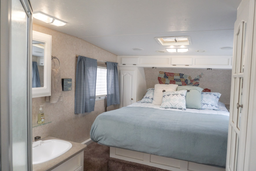 Rv Mattresses, What Is The Size Of A Rv Queen Bed