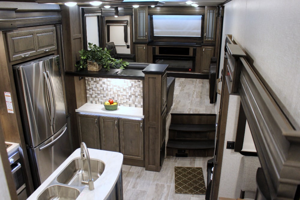 3 Reasons To Consider A Front Living Fifth Wheel Rv How To