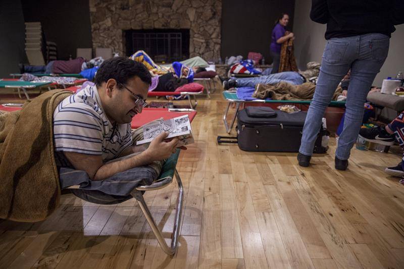 Casi 200.000 evacuados en California por daños en la presa Oroville. EFE