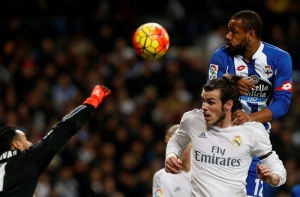 El guardameta costarricense del Real Madrid, Keylor Navas (i).