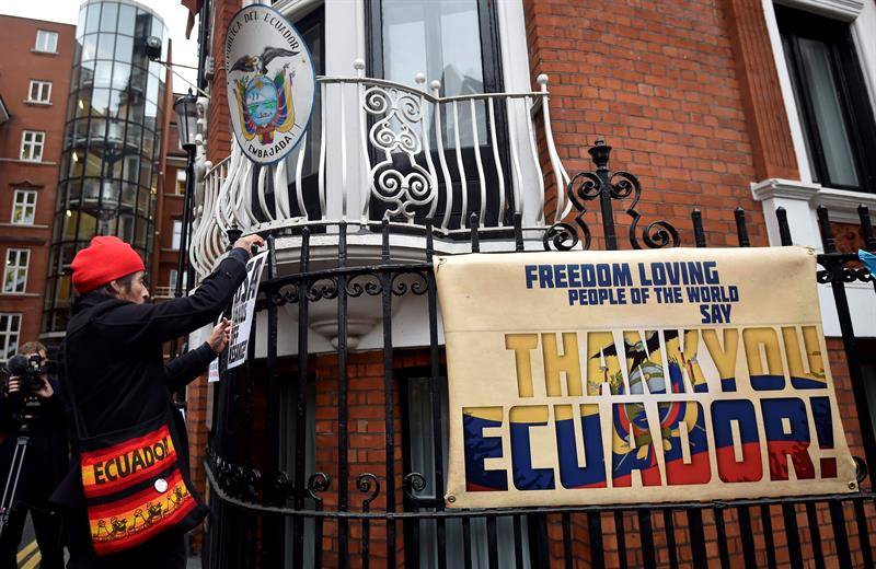 Embajada de Ecuador en Londres (Reino Unido). Archivo
