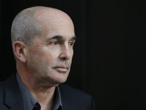 El novelista Don Winslow: «La corrupción va de la Casa ...