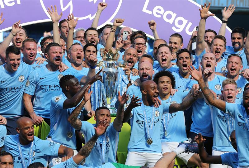 City recibió el trofeo de campeón League | Diario Digital Nuestro País