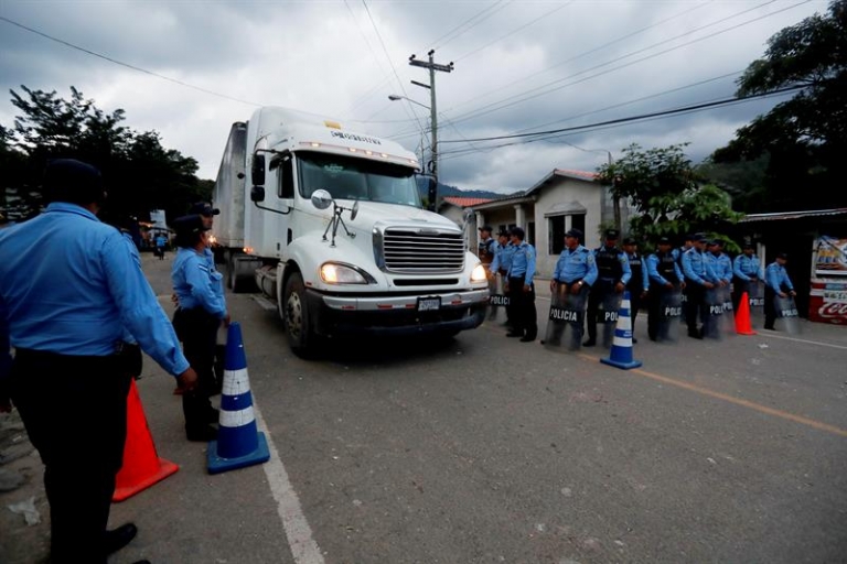 Honduras reabre paso fronterizo con Guatemala tras nuevo cierre por caravana