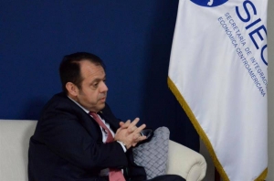 El Ministro de Comercio Exterior costarricense, Alexander Mora. EFE