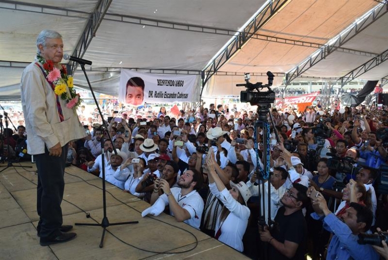 López Obrador buscará reforma para juzgar a presidente mexicano en funciones