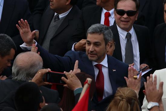 Abdo Benítez recalca compromiso con democracia tras polémicas declaraciones