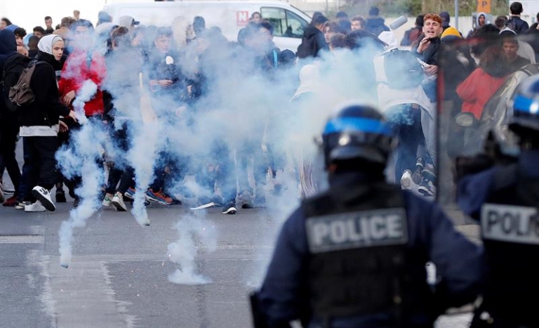 París se blinda ante el riesgo de violencia por los «chalecos amarillos»