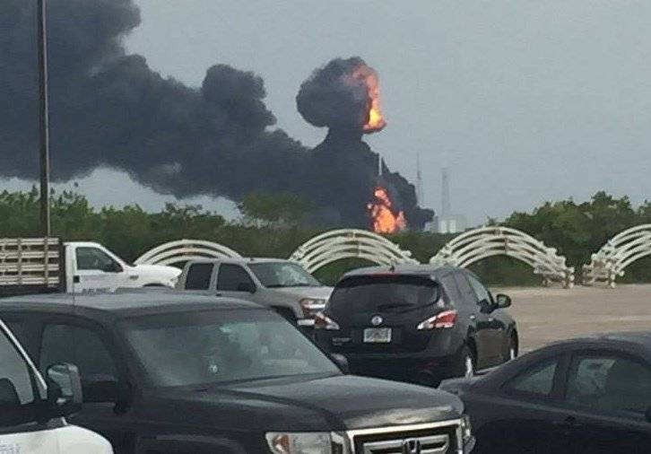 Explosión del Falcon 9 en Cabo Cañaveral. Twitter