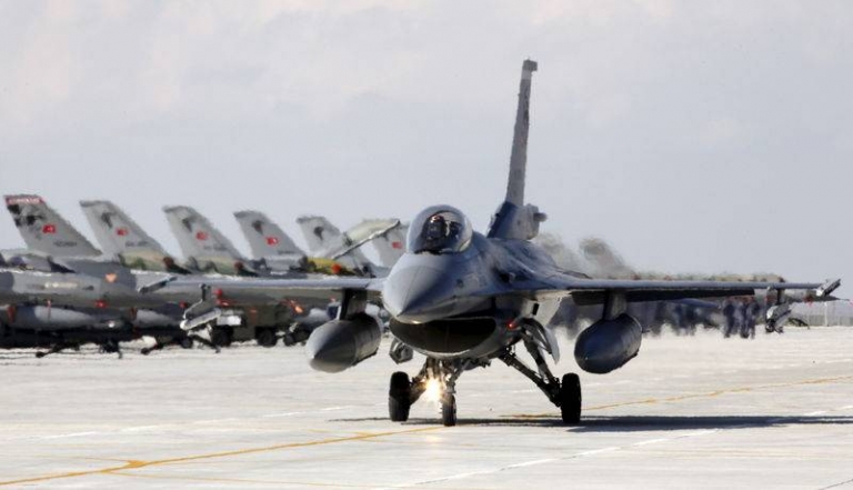 Efecto S-400: Turquía suspende los vuelos sobre Siria