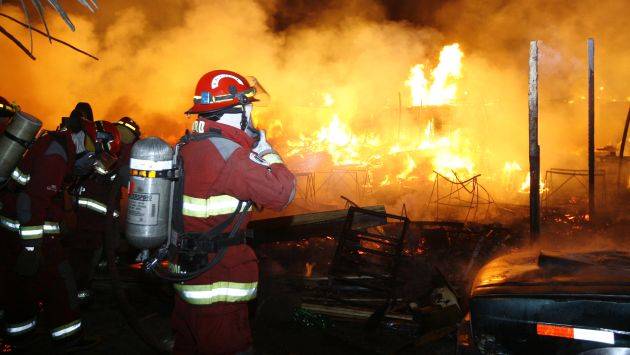 Lima registra 57 incendios durante la Nochebuena, con al menos cuatro heridos