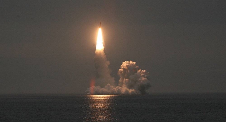 Defensa rusa revela causas del lanzamiento fallido de un misil Bulavá