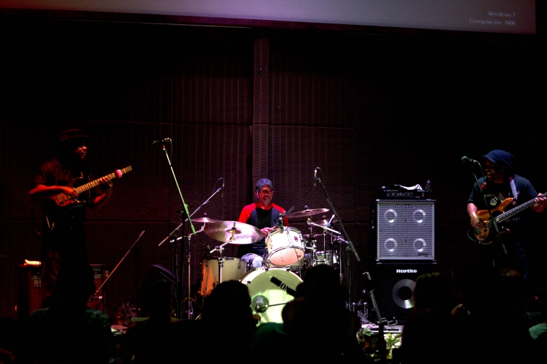 Victor Wooten pone a vibrar San José