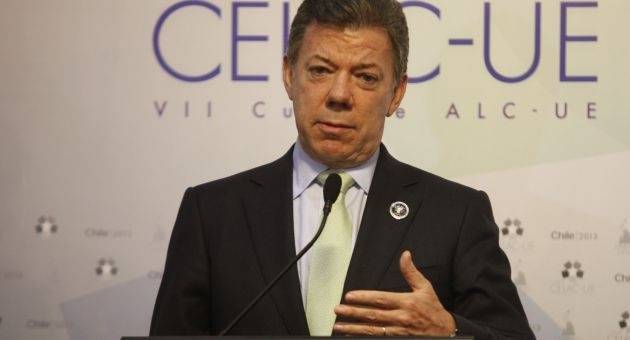 Santos acepta diálogo propuesto por Venezuela