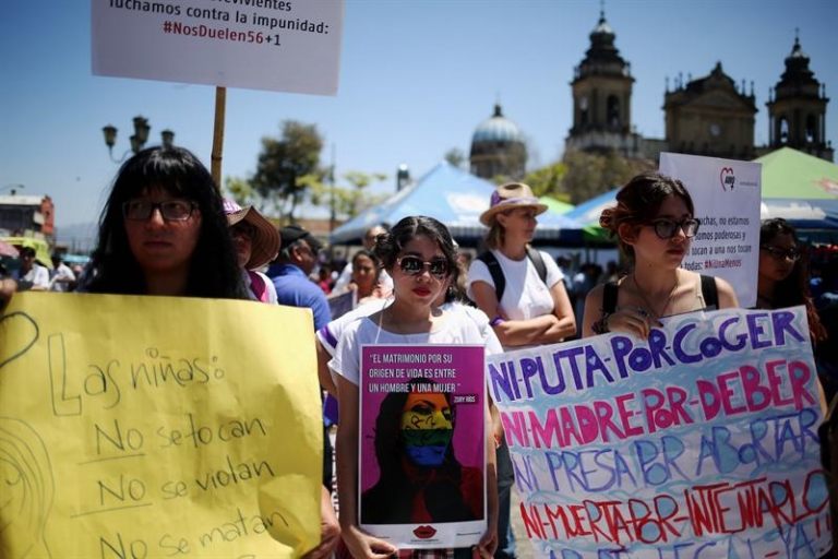 Día de la mujer en Guatemala evoca a las 41 niñas muertas en hogar estatal
