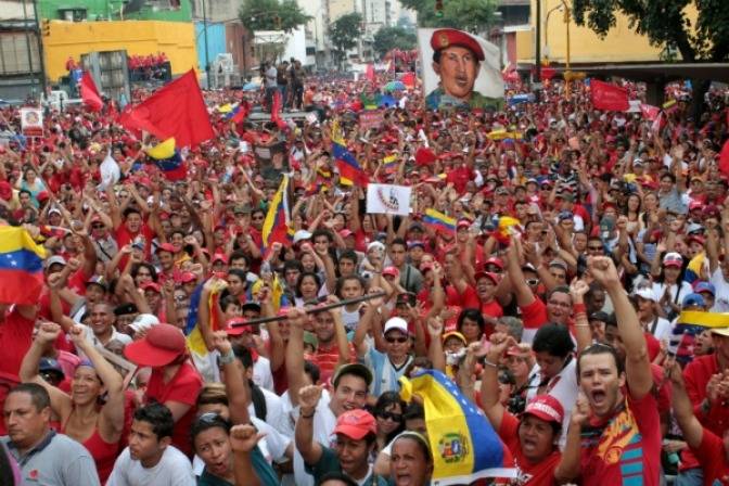 Marcha de apoyo a Maduro inundó las principales calles de Caracas