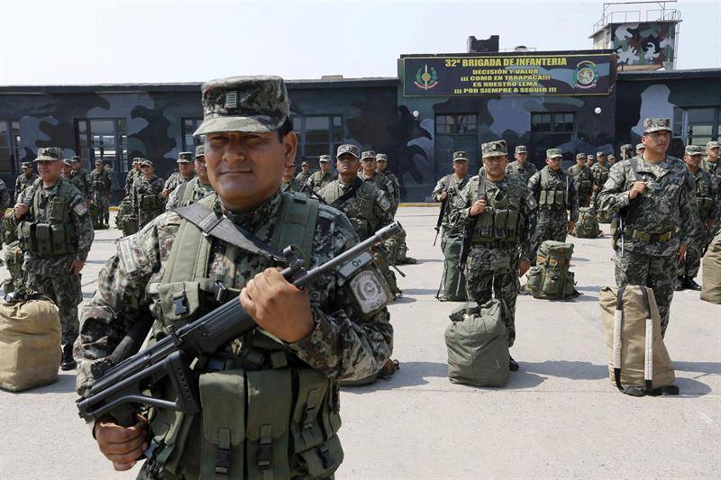 Militares peruanos. Archivo