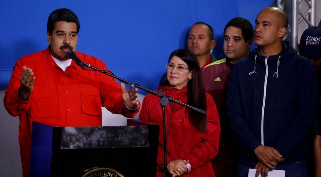 Maduro advierte de medidas contra Parlamento, Fiscalía y medios privados