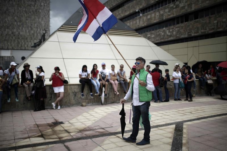 Sala Constitucional de Costa Rica estudiará legalidad de Reforma fiscal