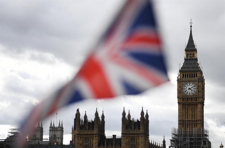 Una exministra de May avisa de que el Parlamento tumbará su plan sobre el Brexit y exige otro referéndum