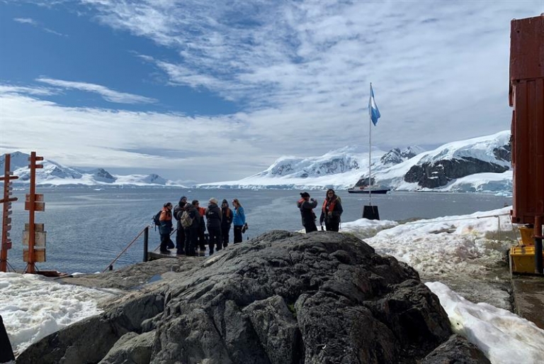 Tras superar olas de 12 metros, científicas terminan aventura en la Antártida