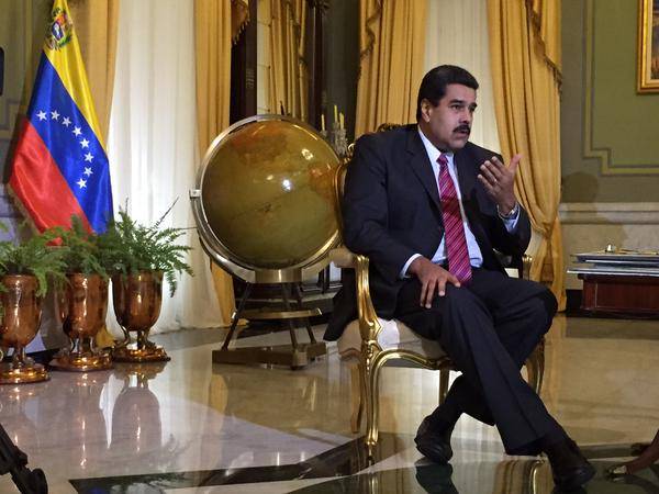 Maduro compara retiro de Telesur con desapariciones en Argentina