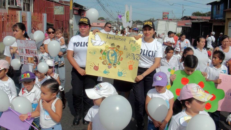 Escolares y educadores marcharon por la paz en Hatillo