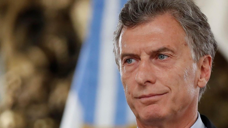 Presidente argentino anuncia quita de IVA a alimentos de primera necesidad