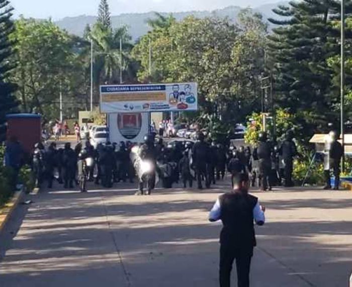 CONARE repudia actos de violencia de la policía militar hondureña contra estudiantes universitarios