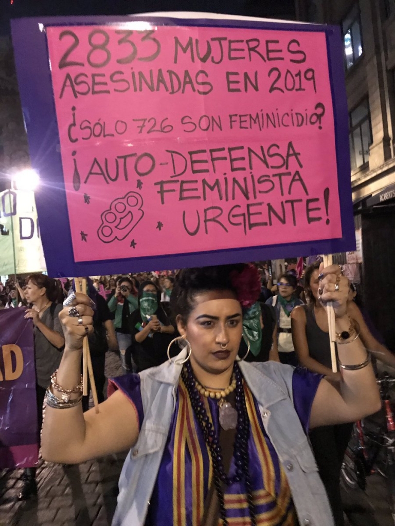 Marcha contra la violencia de género termina con disturbios en la Ciudad de México