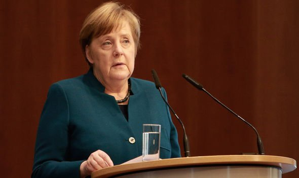 Merkel llama a la solidaridad y a ganar tiempo contra coronavirus