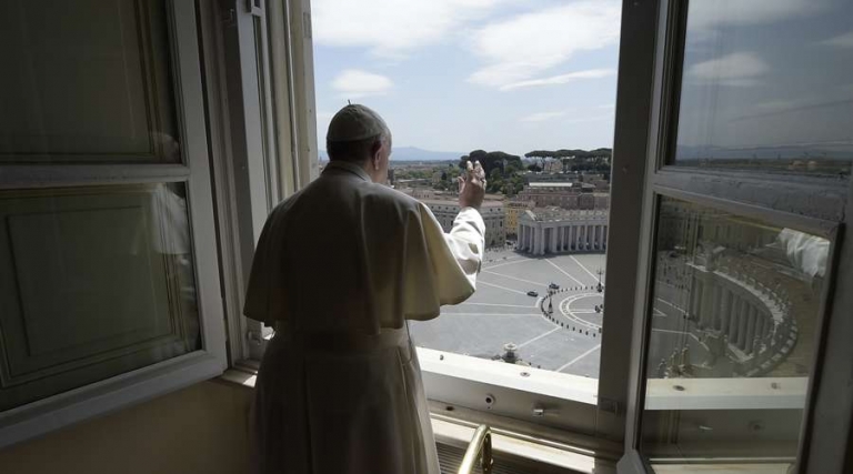 El Papa Francisco recuerda primer viaje de San Juan Pablo II en África
