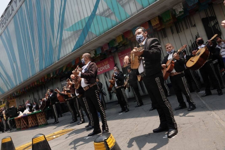 Día de las Madres virtual en México con mariachis y cantantes
