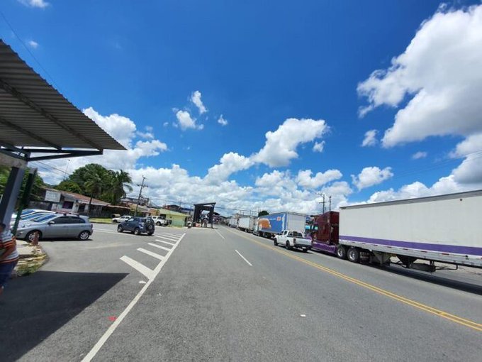 Costa Rica asegura que Panamá abrió frontera al tránsito comercial