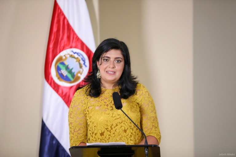 Gobierno de Costa Rica desmiente supuesto congelamiento de salarios públicos