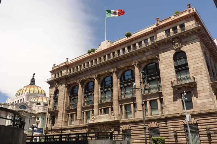 Tasa de interés escala a máximo histórico de 8,5% en México para contener la inflación