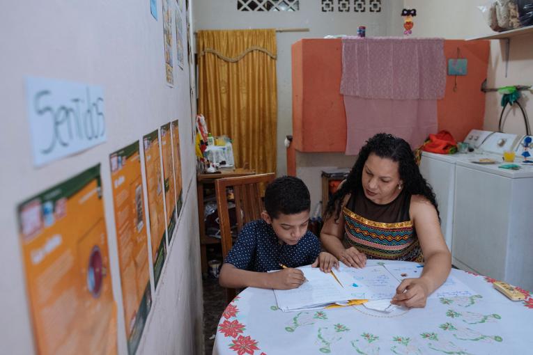 Un agridulce reencuentro con las aulas escolares en Ecuador