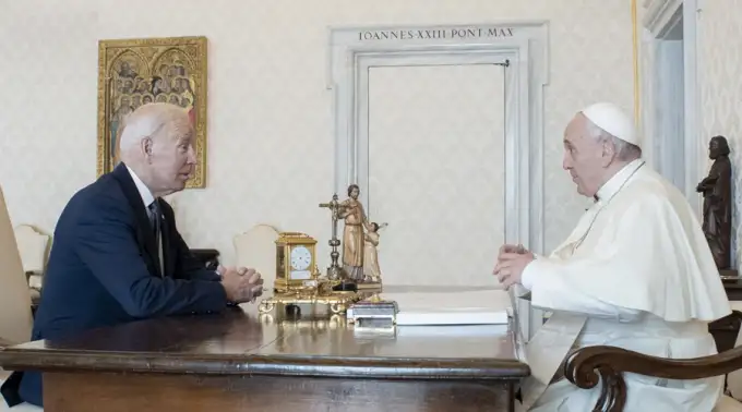 Biden se presenta en el Vaticano como ‘el marido de Jill’